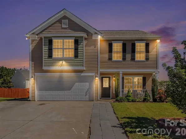 8824 Merrie Rose Ave, Charlotte, NC 28213