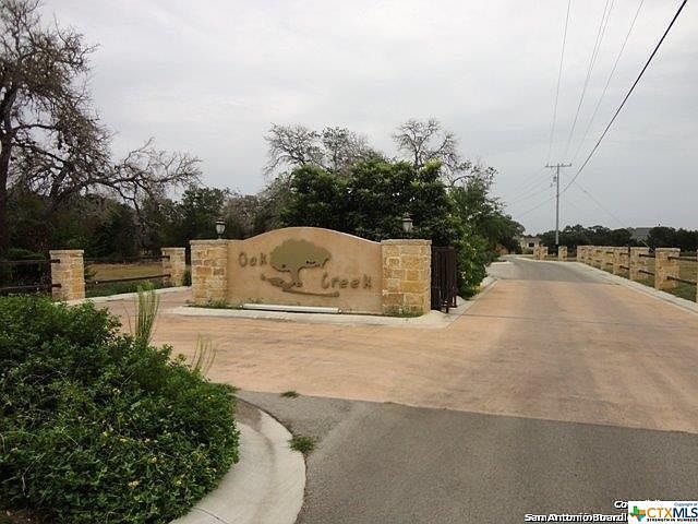 1st image of 670 Laurel Oak
