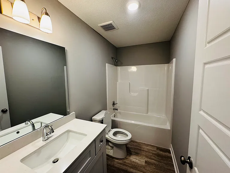 13201 W 182nd St — Photo 6