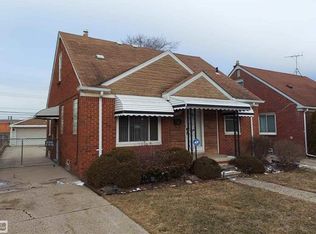 27293 Leroy St, Roseville, MI 48066