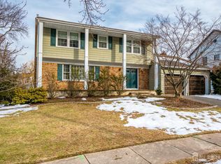 34 Stratford Cir, Edison, NJ