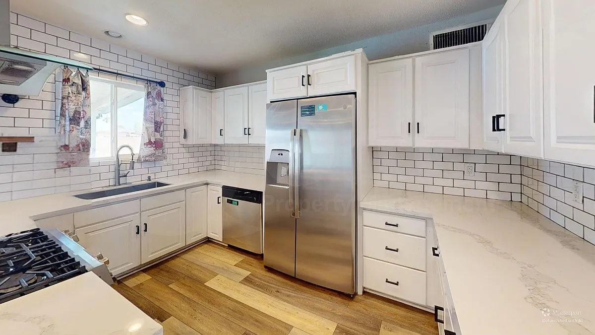 5 bed, 3.0 bath, 1672 sqft, $2,999 — Photo 3