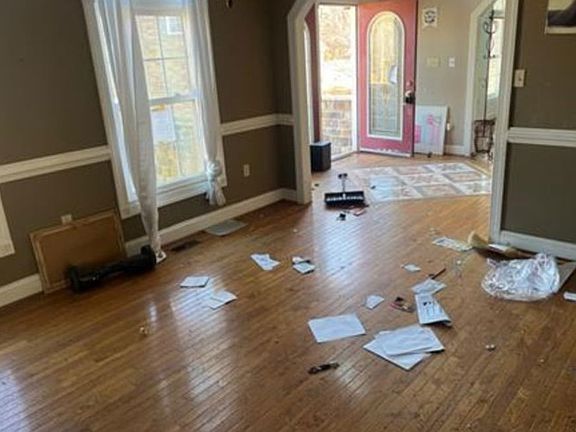 4th image of 10205 Tickle Ln