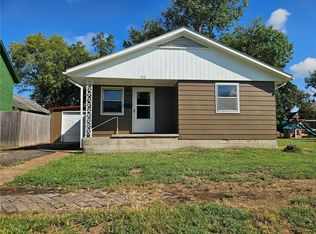112 W Walnut St, Girard, KS 66743