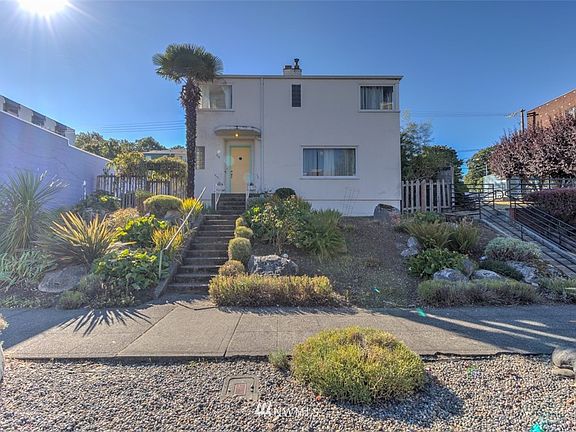 2nd image of 316 Tacoma Avenue S