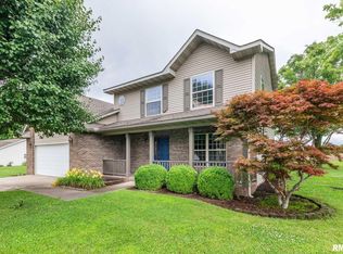 1514 E Willow Dr, Marion, IL 62959