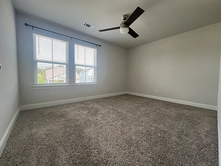 1095 Holland Ridge Way — Photo 22