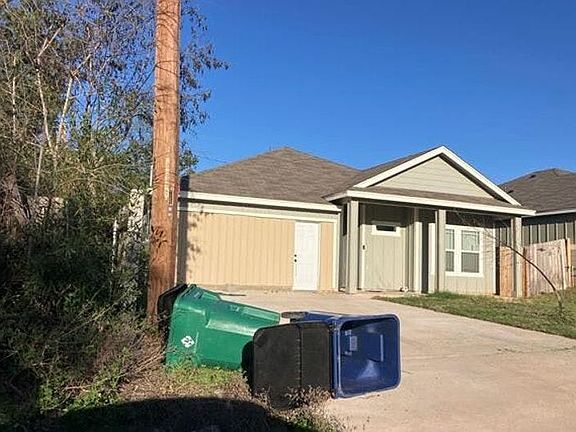 3rd image of 822 Driftwood Ln