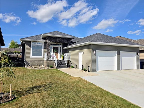3rd image of 191 Saskatchewan AVENUE