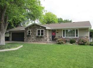 1932 W 11th St, Hastings, NE 68901