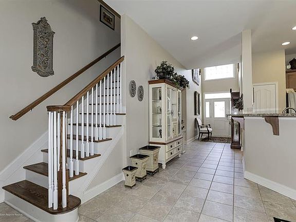 5th image of 96 Bayville Way
