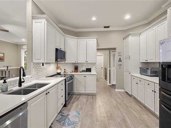4th image of 11040 Lakeland CIR