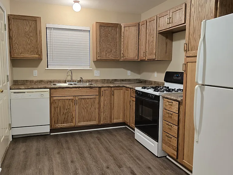 640 Canada St #5 — Photo 4