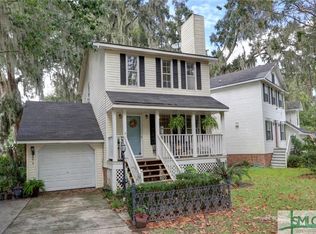 16 S Lake Dr, Savannah, GA 31410