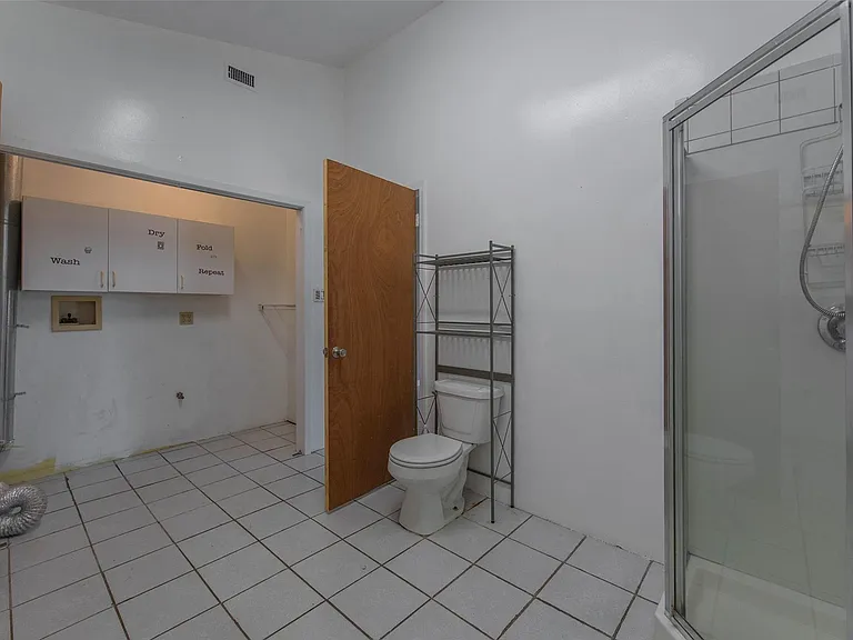 1208 Weyer St — Photo 24