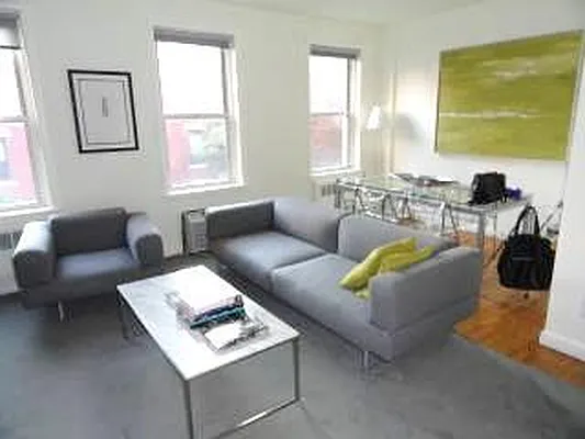 Rented by Bank Neary | media 26