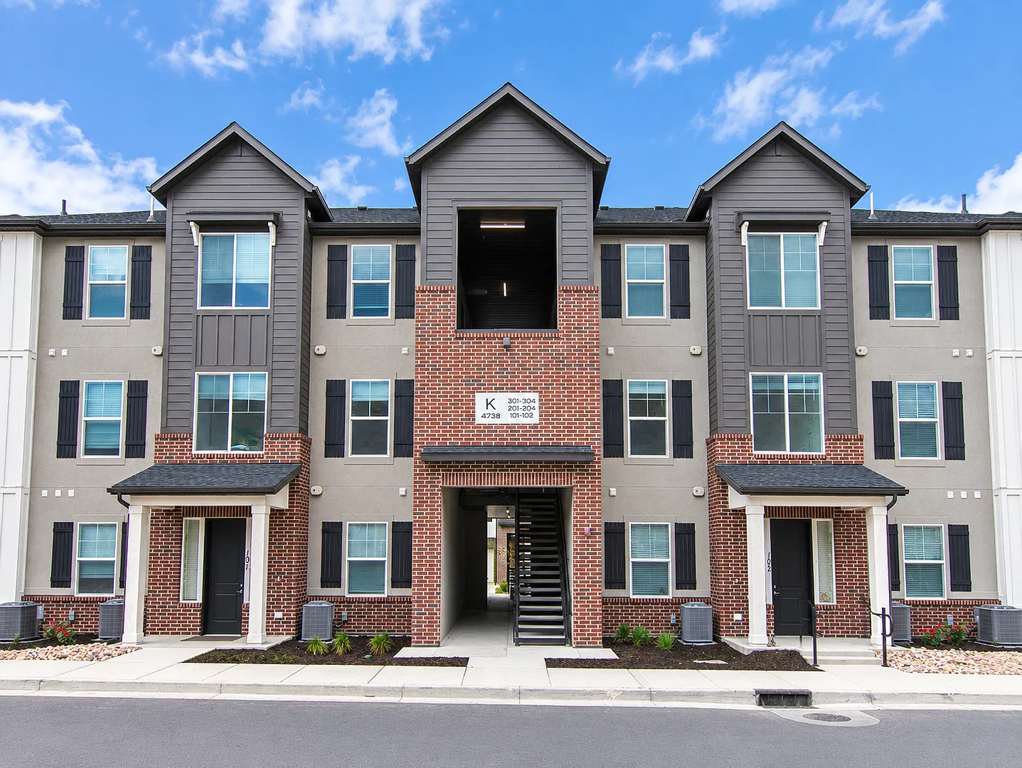 Harmony Ridge Spacious 3-Bed, 2-Bath Condos with Balcony in Mapleton | 2nd Story — Photo 1