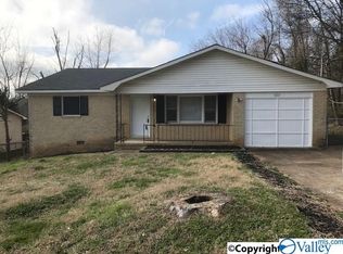6217 Valley Park Dr NW, Huntsville, AL 35810