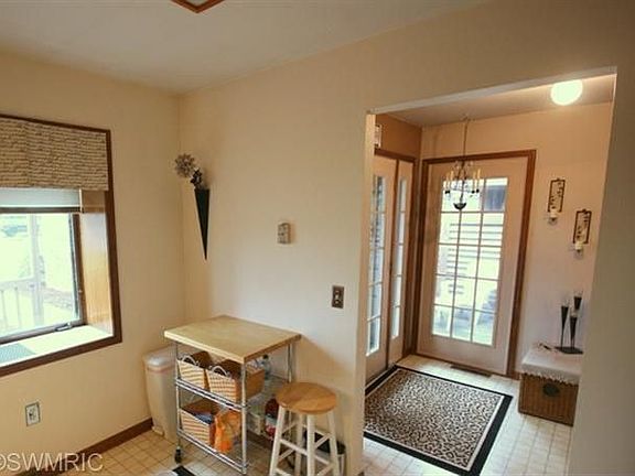 5th image of 3420 Eagle Circle Ct NE