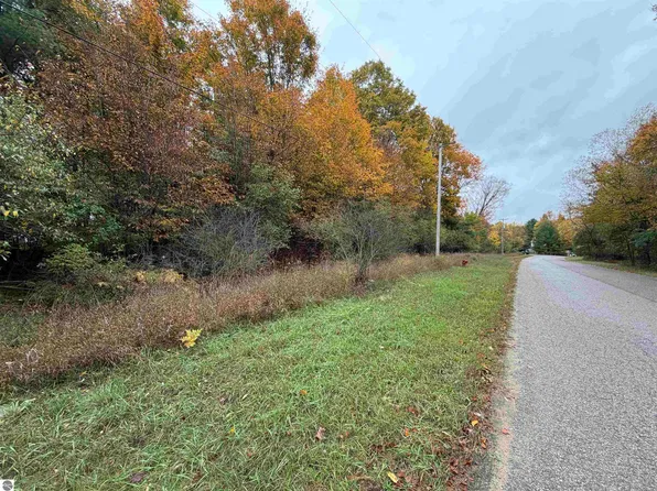 625 Nicholls Rd, East Jordan, MI 49727