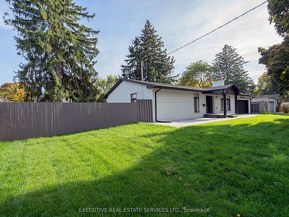 5th image of 646 Sequin Cres