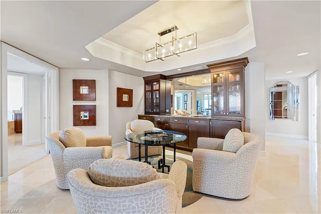 3 bed, 3.0 bath, 2500 sqft, $30,000 — Photo 4
