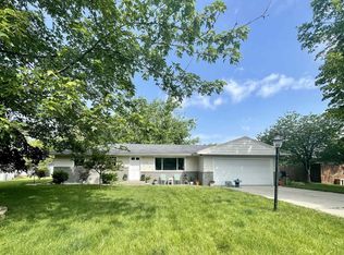 7221 Lamont Dr, Fort Wayne, IN 46835