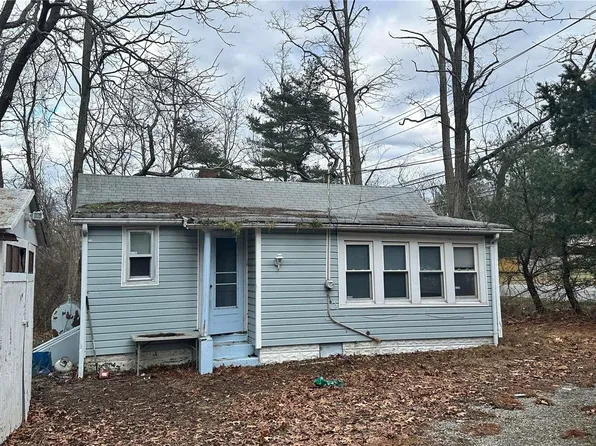 1384 N Ocean Avenue, Medford, NY 11763