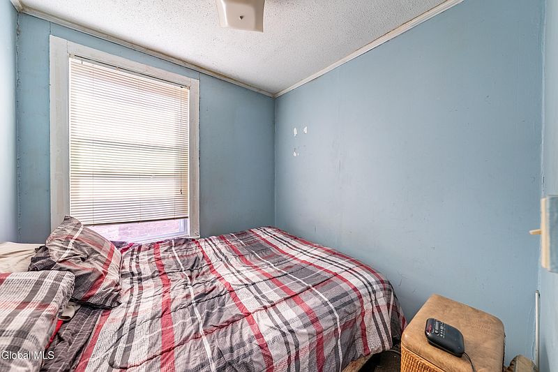 5th image of 304 2nd Street