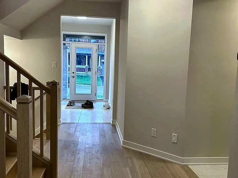 1007 Showman St — Photo 5