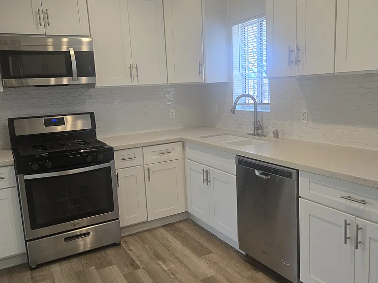 3107 Gleason Ave #1/2 — Photo 5