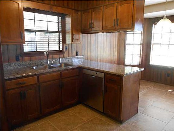 5th image of 10285 Argyle Rd