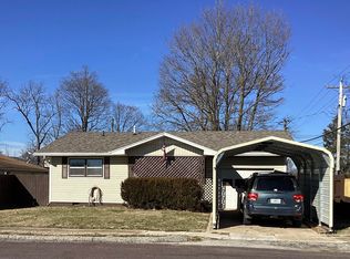 219 W 4th St, Mountain Grove, MO 65711
