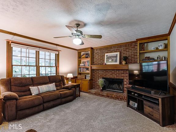3rd image of 2261 Deer Oaks Trl