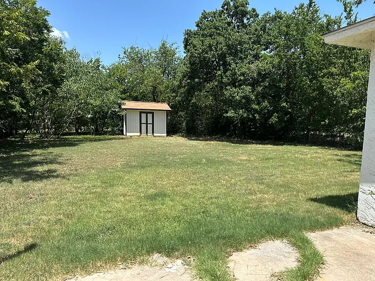 2519 Denison St — Photo 12