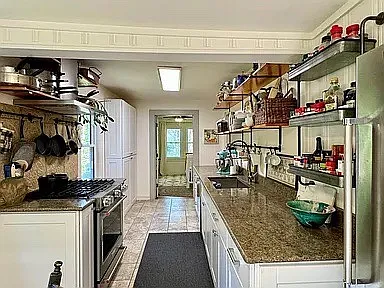204 N Walnut St — Photo 8