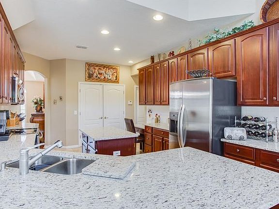 5th image of 10092 Cove Lake Dr
