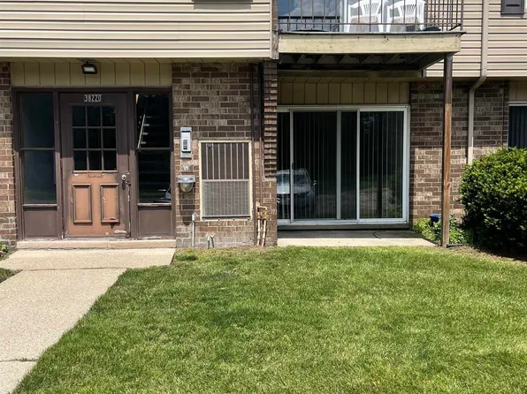 38220 Fairway Ct APT 44A, Clinton Township, MI 48038
