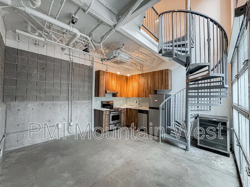 1 bed, 1.0 bath, 348 sqft, $1,395 — Photo 3
