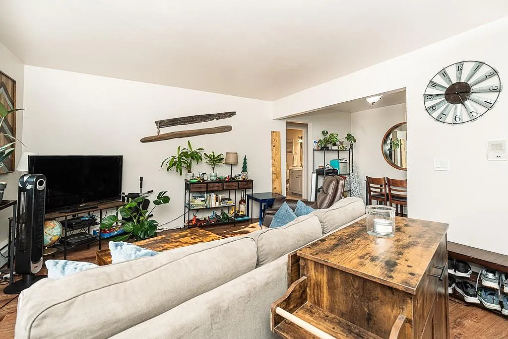 1 bed, 1.0 bath, 627 sqft, $1,250 — Photo 3