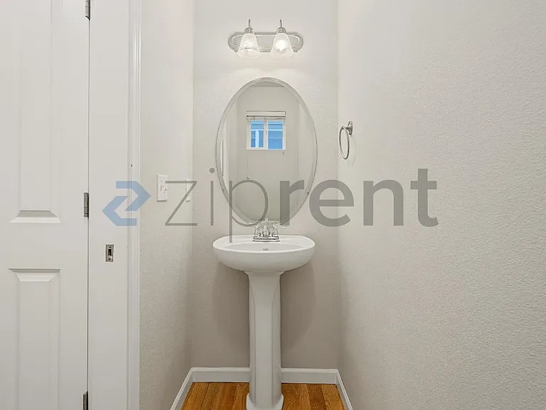 7625 Kodiak Ave NE — Photo 13