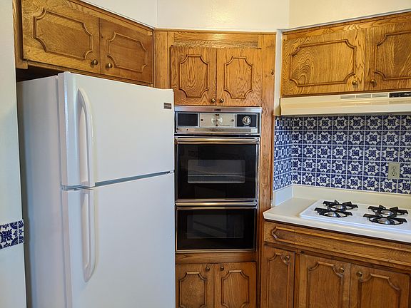 4th image of 350 Thunderbird Dr APT 37