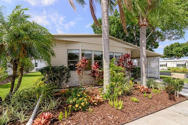 1st image of 128 Dolphin Dr S