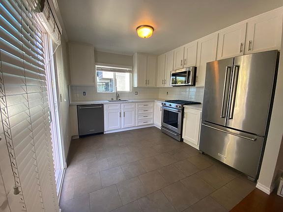 5th image of 1922 S Penmar Ave #5