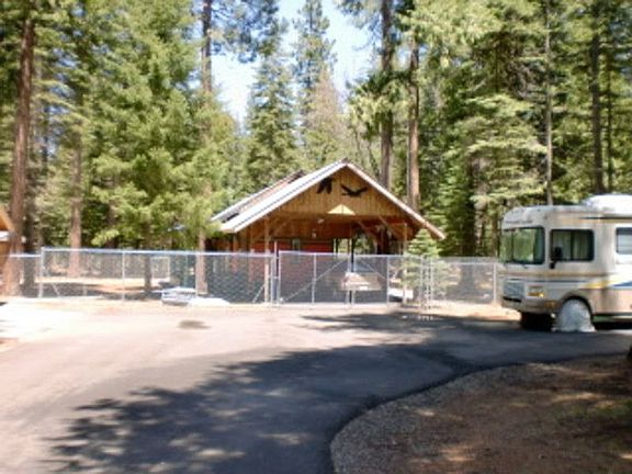 2nd image of 9482 Redwood Ct