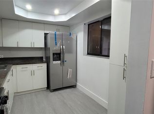 8635 NW 8th St APT 113, Miami, FL 33126