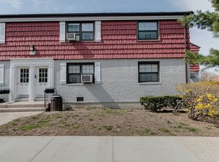 6902 138th St, Kew Gardens Hills, NY 11367