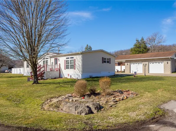 69 Main St, Clarksville, PA 15322