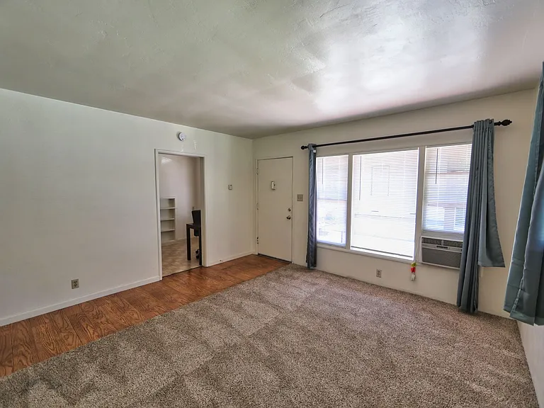 4225 V St #3 — Photo 5