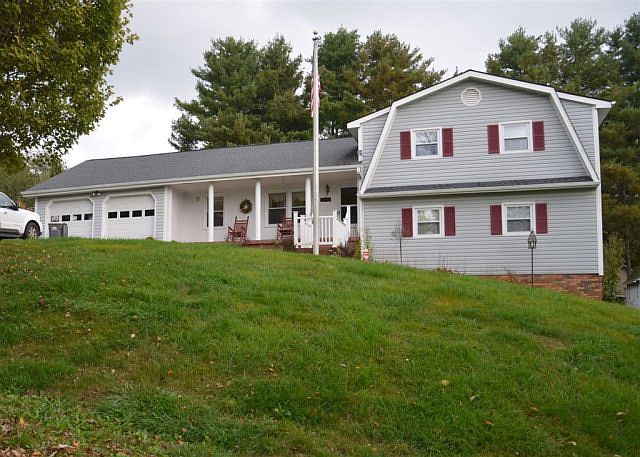 1st image of 122 Dogwood Cir